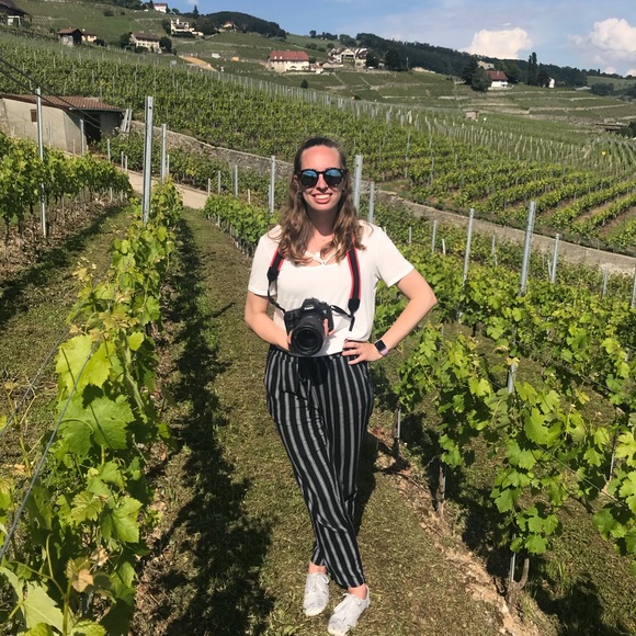 Meet your Posh Ambassador, Ashley ❣️ - Picture 5 of 8